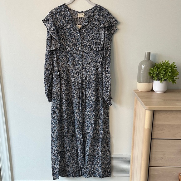 Sonmer Ruffle Sleeve Floral Dress NWT - Picture 2 of 8